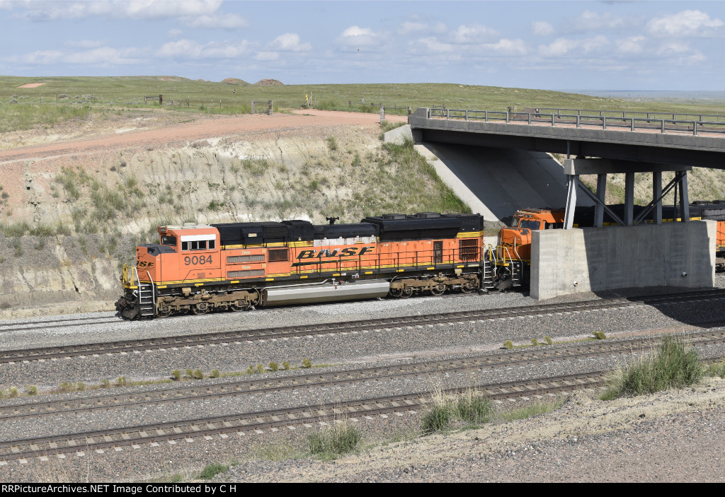 BNSF 9084